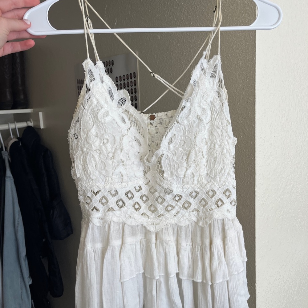 Free People white flowy tank